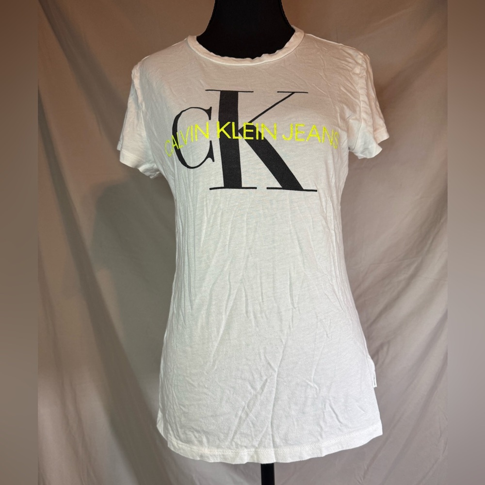 Calvin Klein Jeans Women's‎ Logo Print T-Shirt 🤍